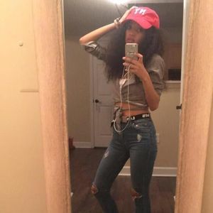 Meet your Posher, Danielle